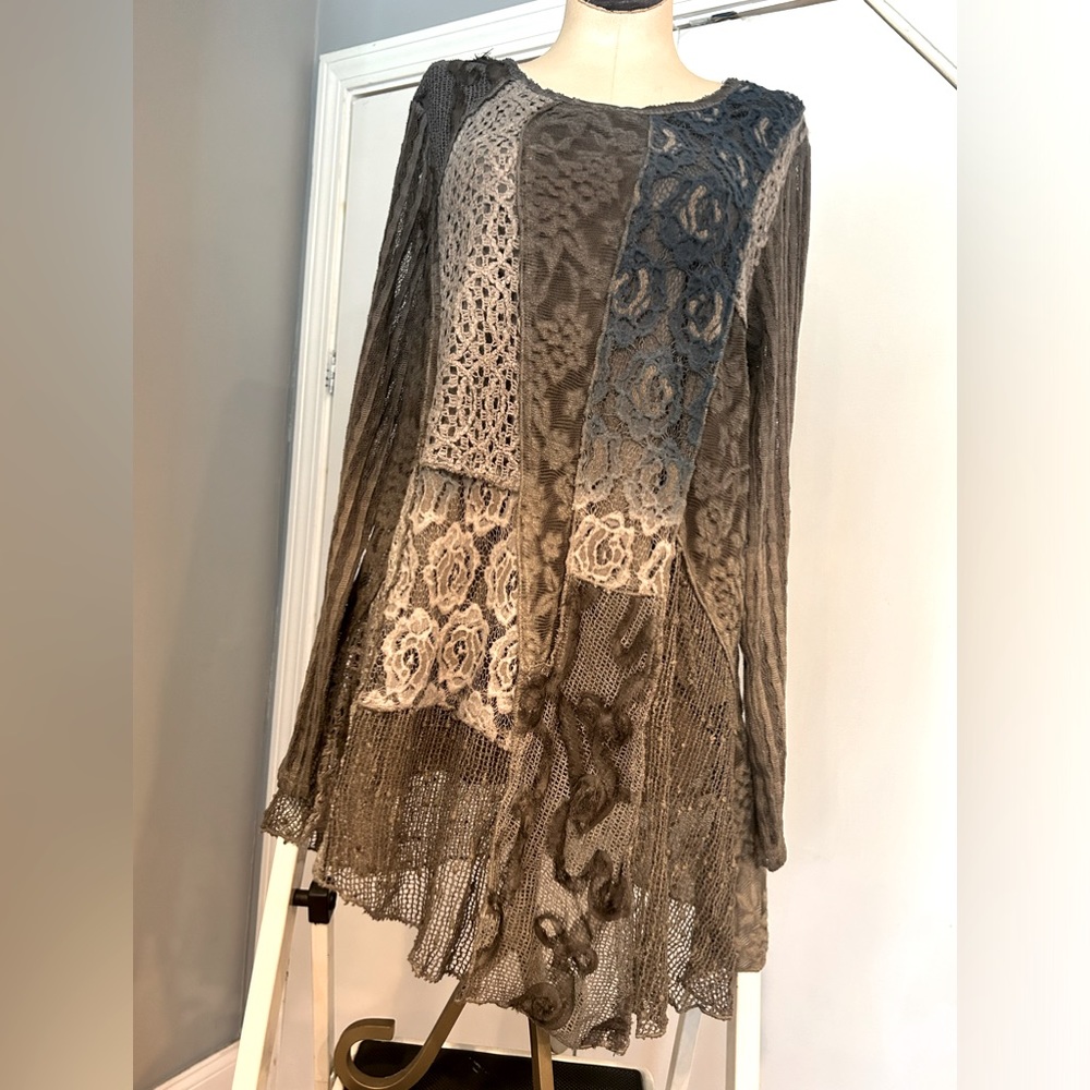 Tie dye and lace knit tunic top